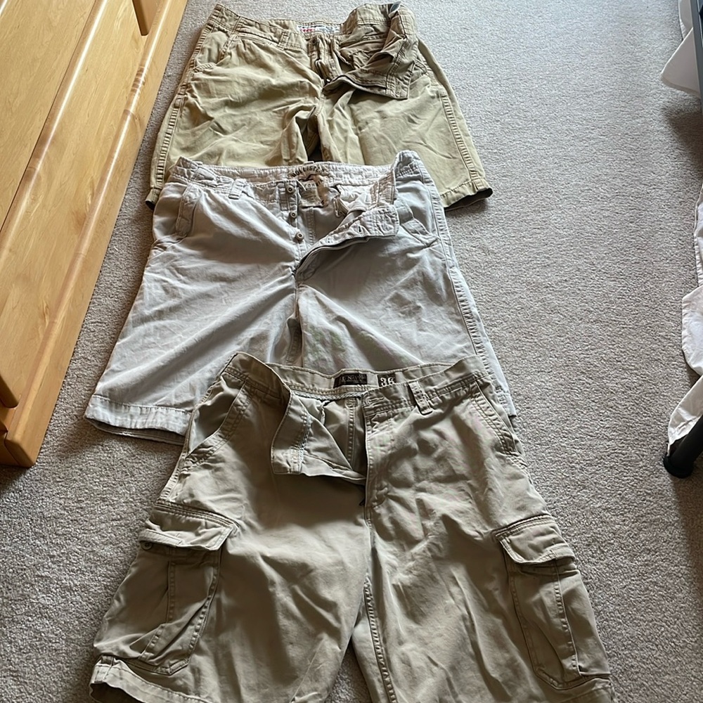 Men’s kahaki size 36 shorts